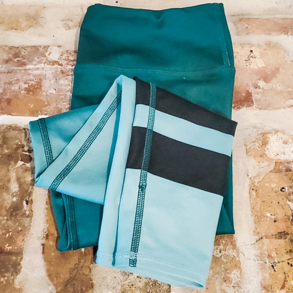 Alo Yoga Green Ombre Striped Workout Leggings